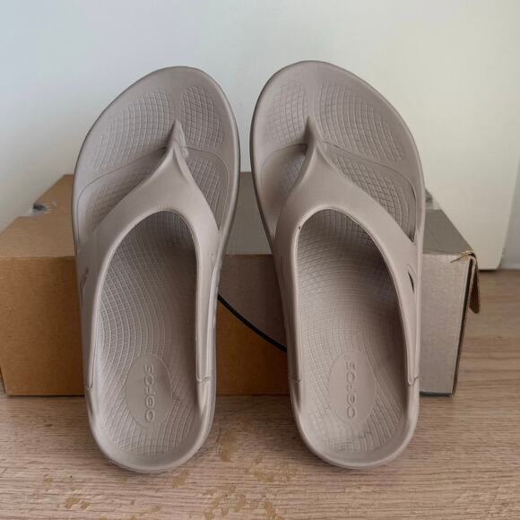 OOFOS OOlala Tan Recovery Slides - SZ Men 5- Women 7 - Picture 2 of 10